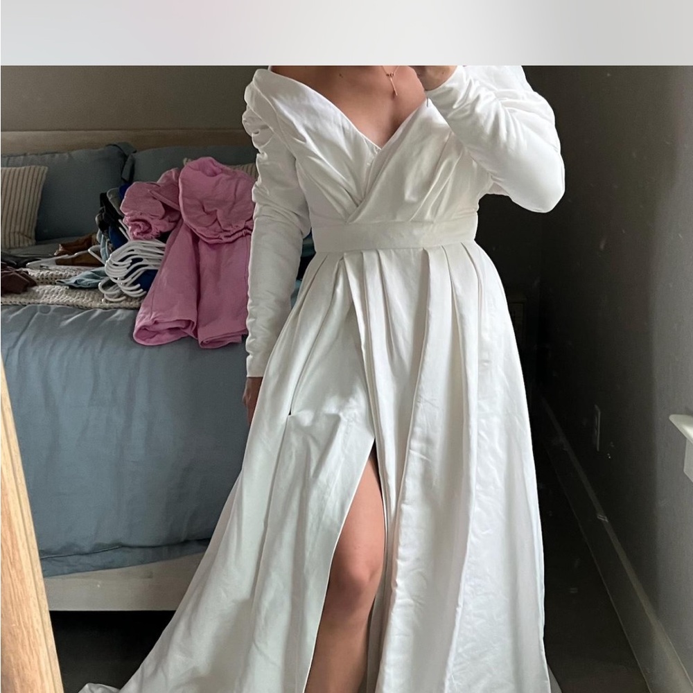 Elegant White Long Sleeve Dress